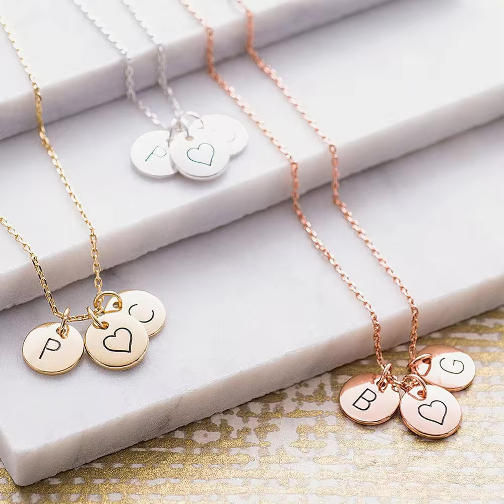Charm disc necklace